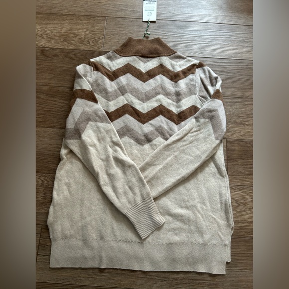 Aventura sweater NWT - Picture 2 of 6